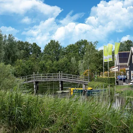Holiday home Waterside Charm Near Rotterdam, Cleaning Included Simonshaven
