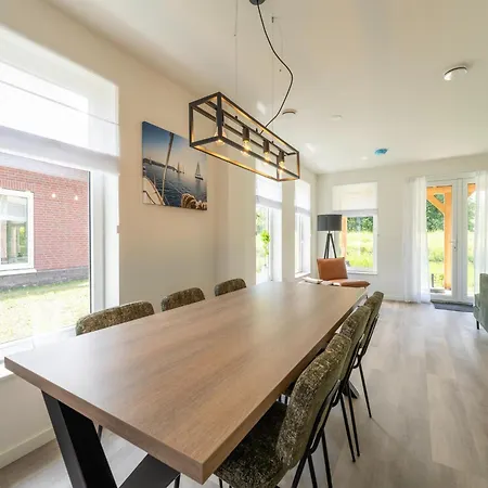 Waterside Charm Near Rotterdam, Cleaning Included Holiday home